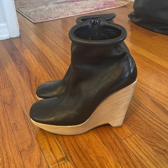 Calvin Klein Collection Black Leather Wooden Wedges size 7 - Picture 4 of 16